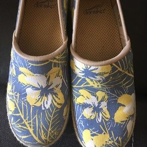 Dansko floral clogs